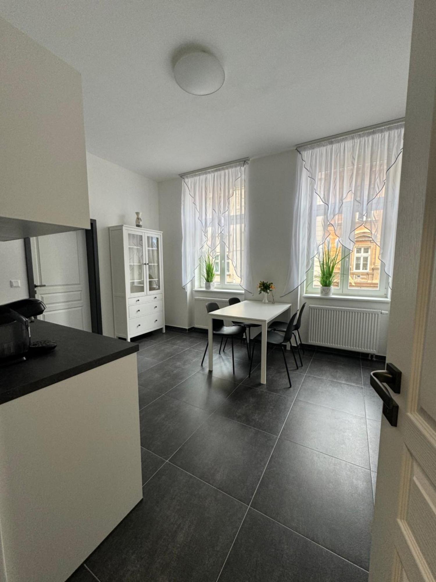 Top Class Apartments In Carlsbad Bulharska Street Карлови Вари Екстериор снимка